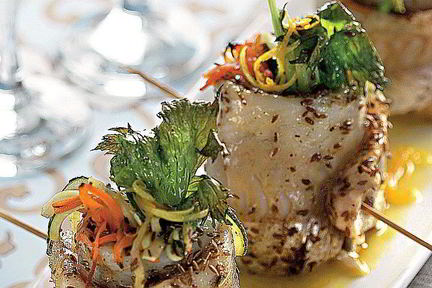 Рулетики из окуня с цитрусовым маслом и зирой