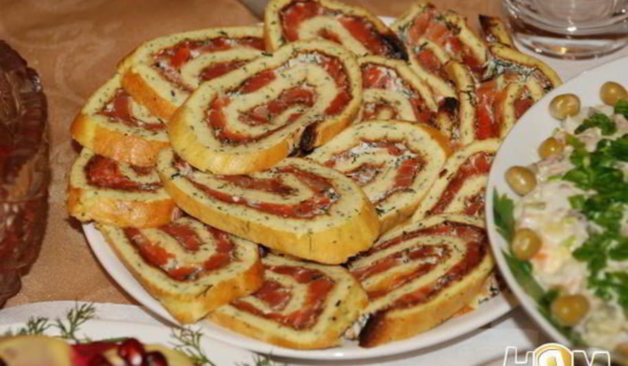 Рецепт рулетов с малосольной семгой