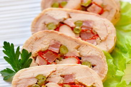 Руляда из курицы с болгарским перцем