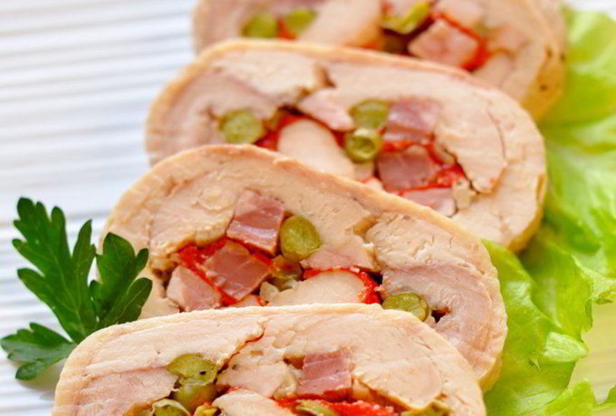 Руляда из курицы с болгарским перцем