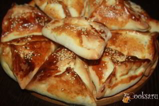 Быстрая самса из слоеного теста с говяжьим фаршем