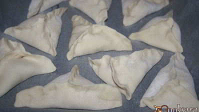 быстрая самса из слоеного теста с говяжьим фаршем