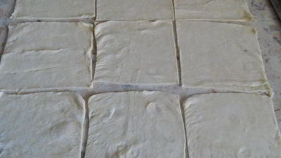 самса слоеная с куриным фаршем и сыром, жареная на сковороде