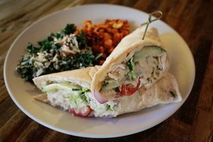 Шаурма с курицей и свежей капустой