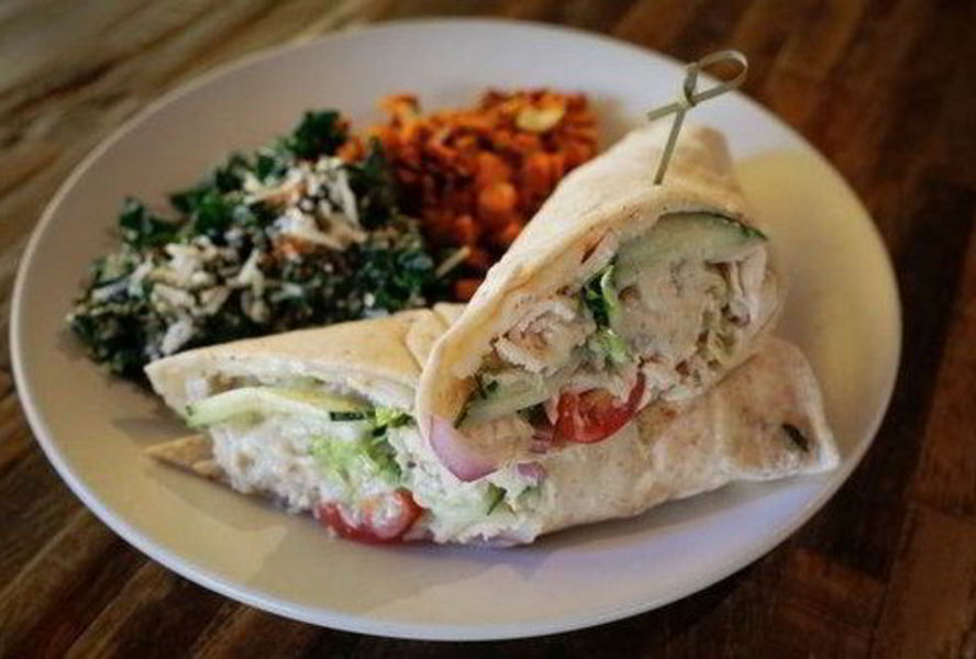 Шаурма с курицей и свежей капустой