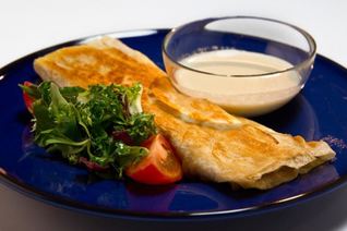 Шаверма с бараниной, брынзой и баклажанами