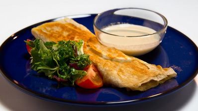 шаверма с бараниной, брынзой и баклажанами