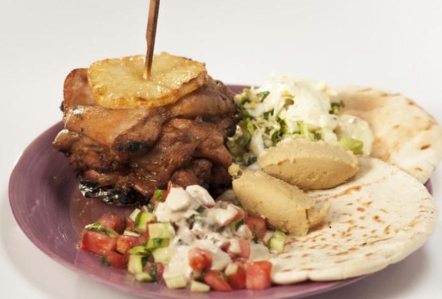 Шаверма с курицей и ананасом