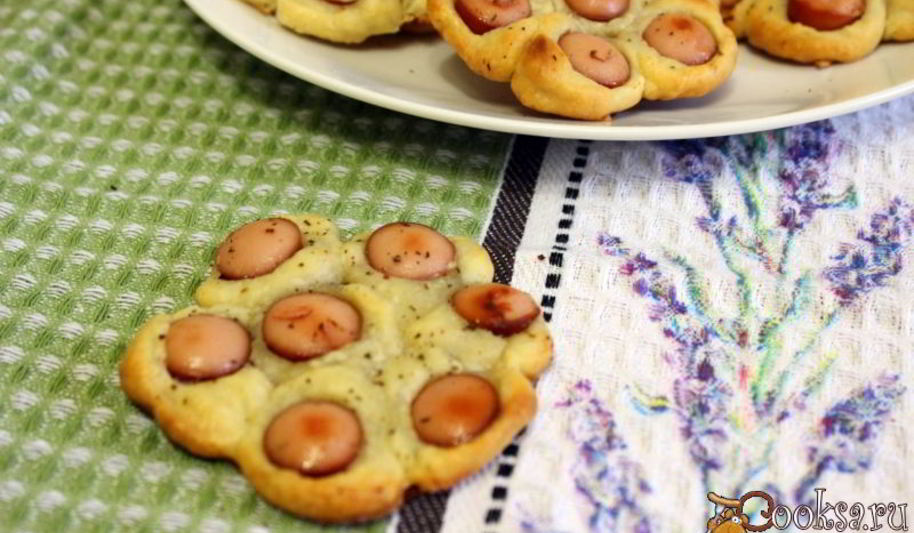 Рецепт сосисок в слоеном тесте цветок