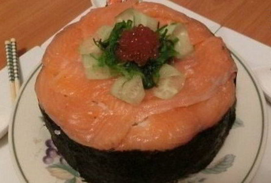 Праздничный суши-торт с креветками