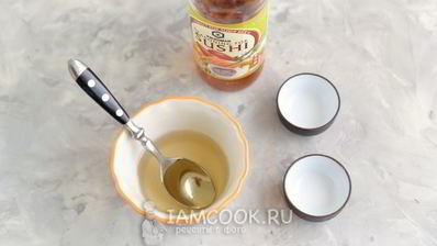 суши нигири и гунканы с лососем