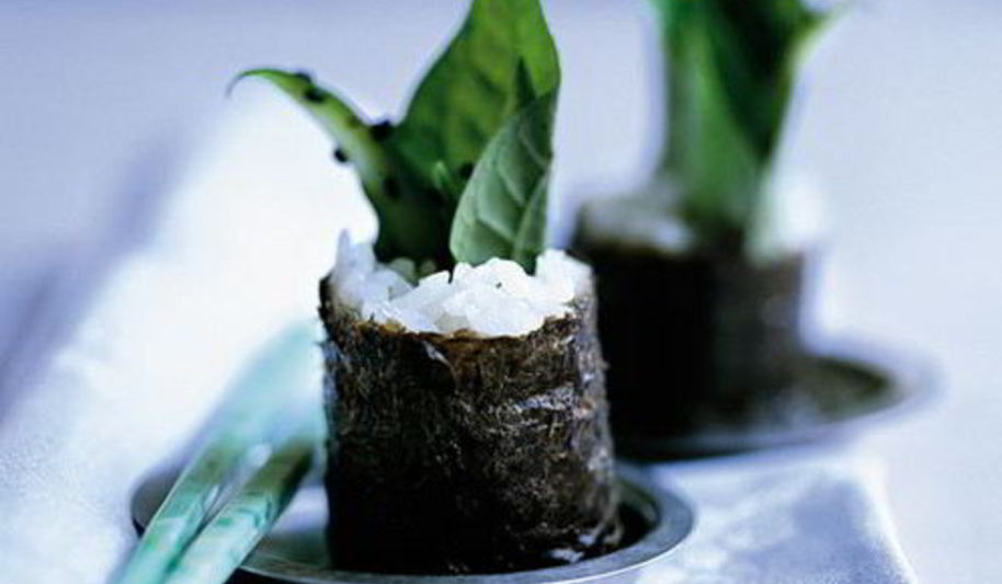 Рецепт суш с салатом из водорослей