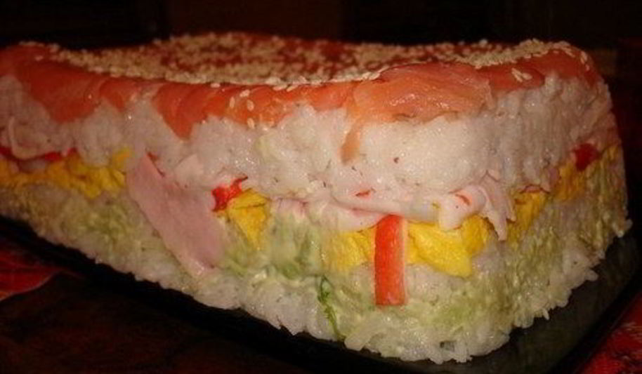 Рецепт суш-торта с креветками и авокадо