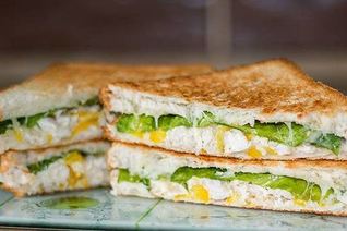 Домашние сэндвичи с курицей и перцем