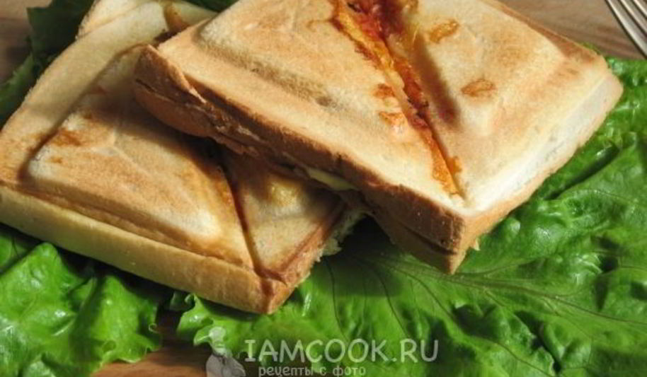 Рецепт горячих сэндвичей с колбасой, сыром и помидорами