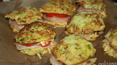 кабачковые сэндвичи с начинкой из куриного филе