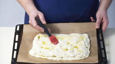 сэндвич из домашней фокаччи с ветчиной