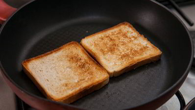 сэндвич с беконом и сыром