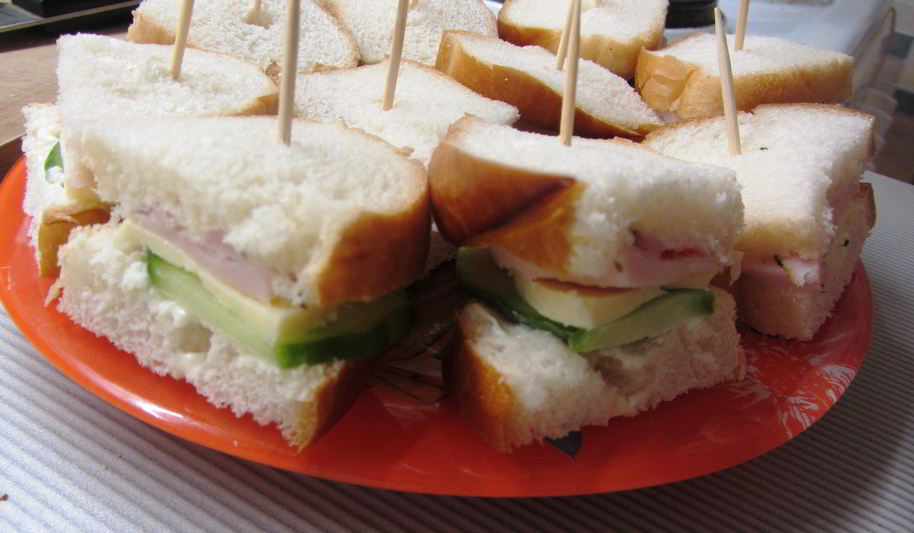 Рецепт сэндвича с беконом и ветчиной