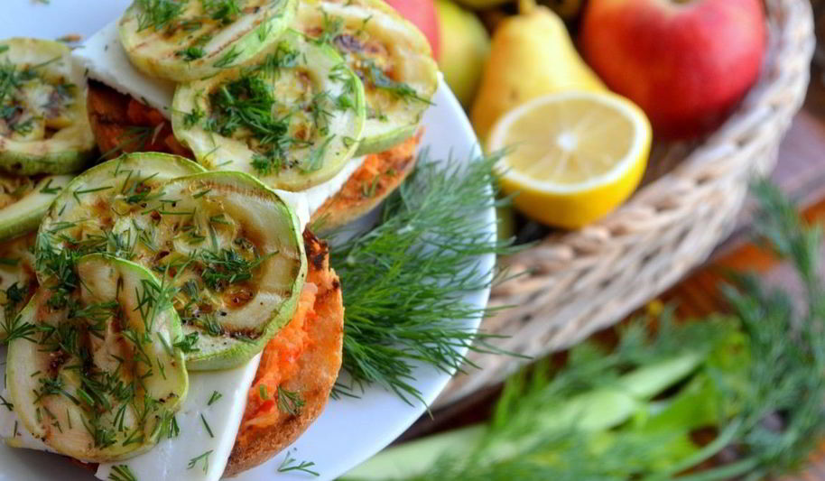 Рецепт сэндвича с брынзой и овощами