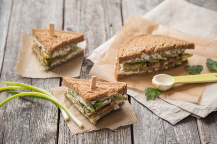 Сэндвич с фетой и беконом