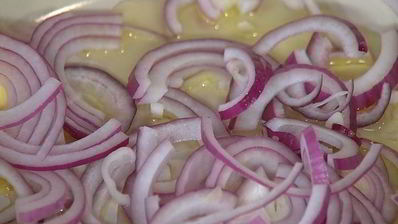 сэндвич с говядиной, грибами и сельдереем