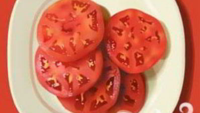 сэндвич с индейкой, листовым салатом и помидором