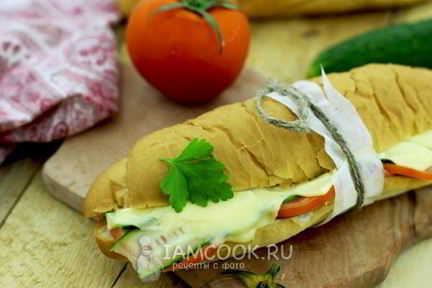 Сэндвич с колбасой