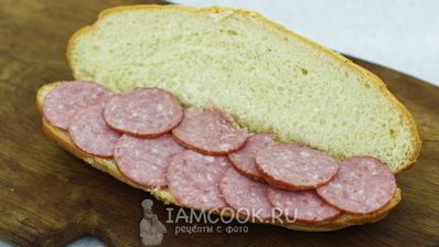 сэндвич с колбасой