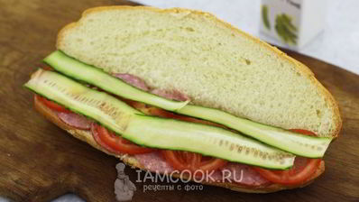 сэндвич с колбасой