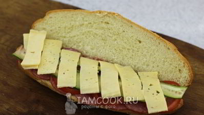 сэндвич с колбасой