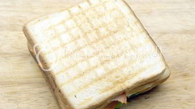 сэндвич с копченой курицей