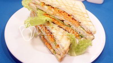 сэндвич с копченой курицей