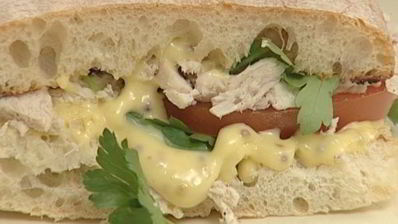 сэндвич с курицей и домашним майонезом