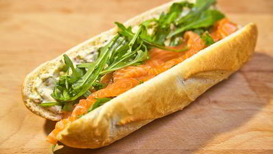 сэндвич с семгой и рукколой