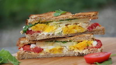 сэндвич с тунцом