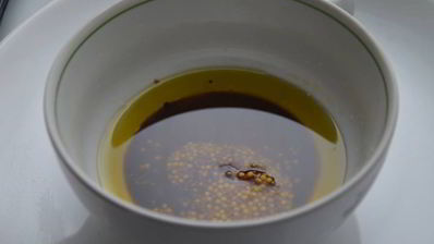 сэндвич с яйцом-пашот и салатом