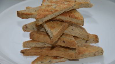 сэндвич с яйцом-пашот и салатом