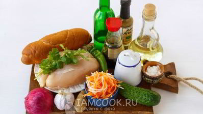 вьетнамский сэндвич бан ми с курицей