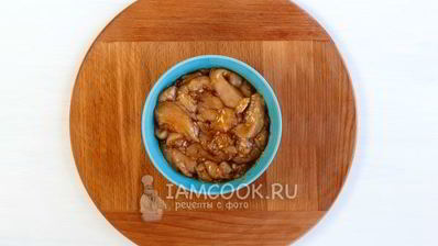 вьетнамский сэндвич бан ми с курицей