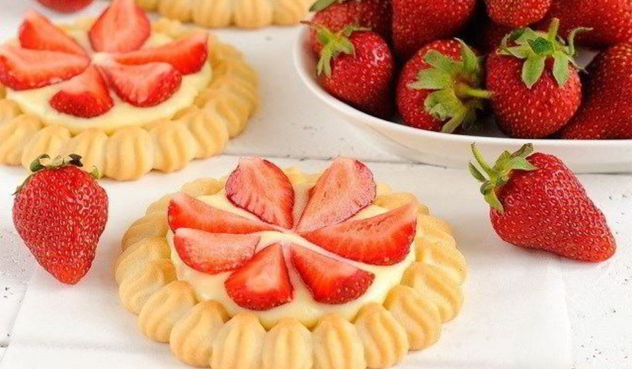 Рецепт безглютеновых тарталеток с гоголь-моголем и клубникой в шоколаде 3pauly