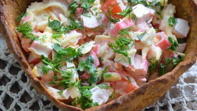 хлебная тарталетка с салатом лито