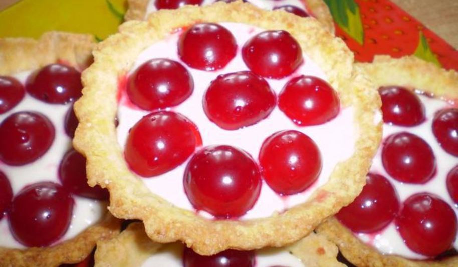 Рецепт песочных тарталеток с вишней
