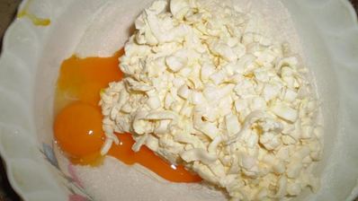 песочные тарталетки с вишней