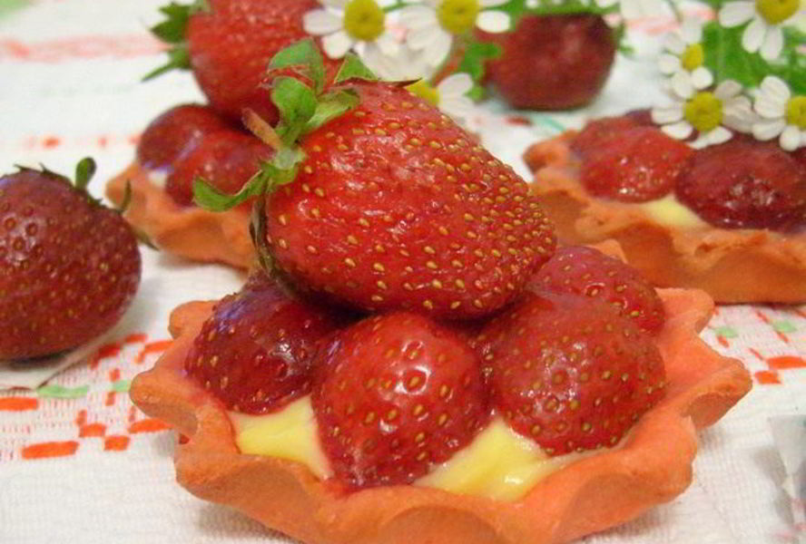 Тарталетка с клубникой