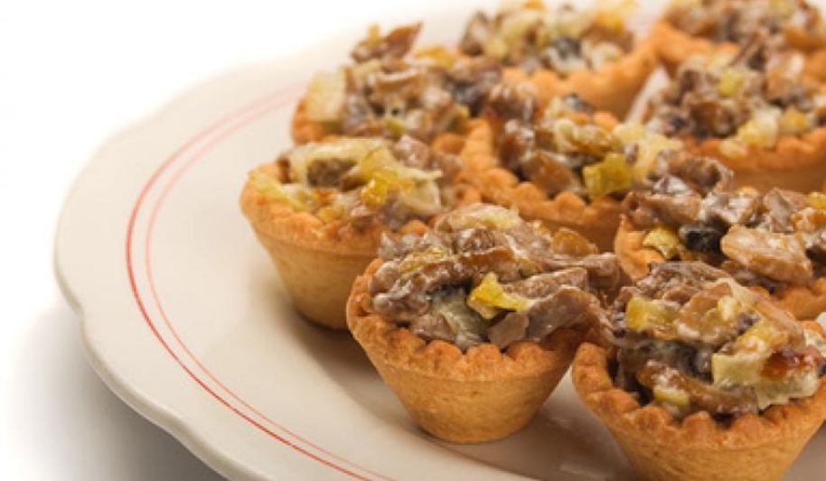 Рецепт тарталеток с грибами, сыром и овощами