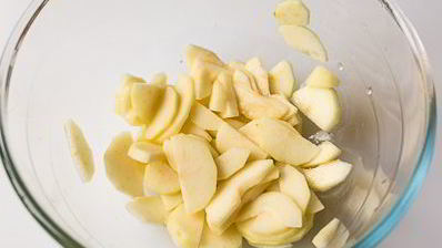 тарталетки с грушей и голубым сыром