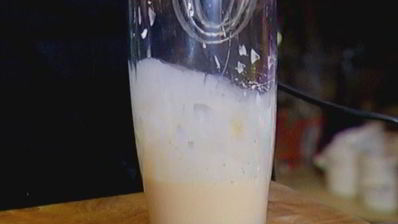 тарталетки с карамелизированным луком и фетой