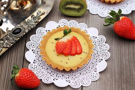 Тарталетки с киви и клубникой