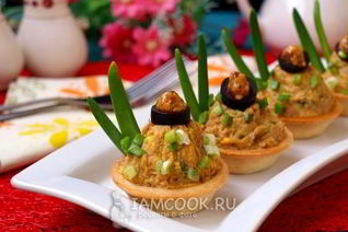 Тарталетки с консервированным тунцом